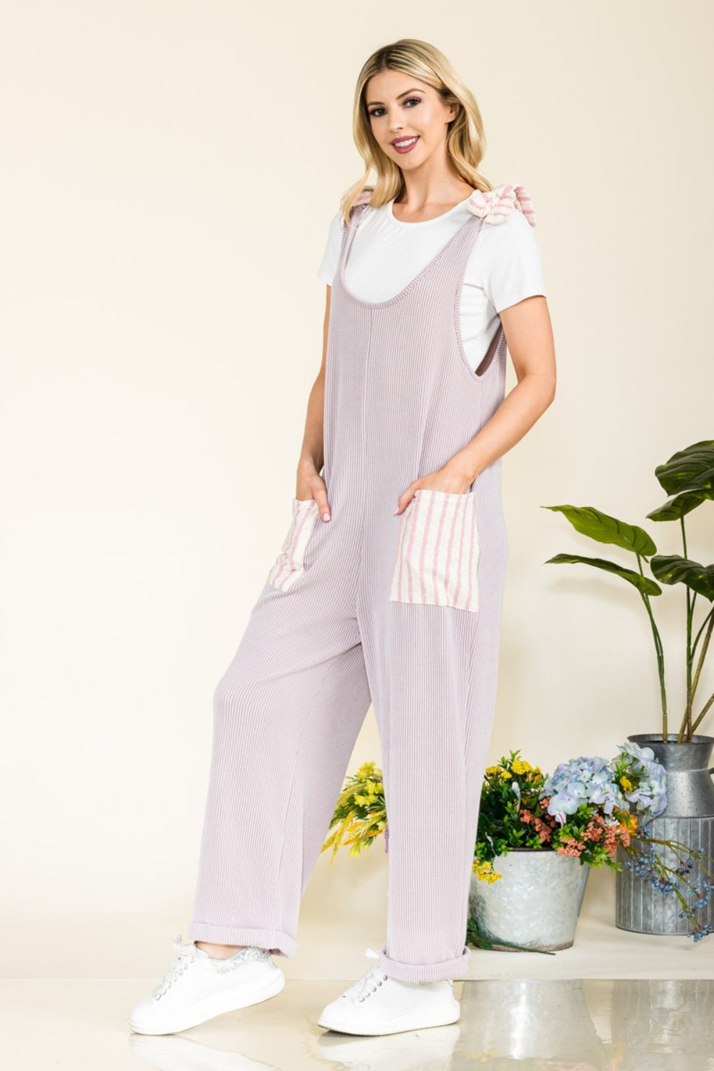 Celeste-Jumpsuit in voller Größe mit Streifen und kontrastierender Taschenrippe