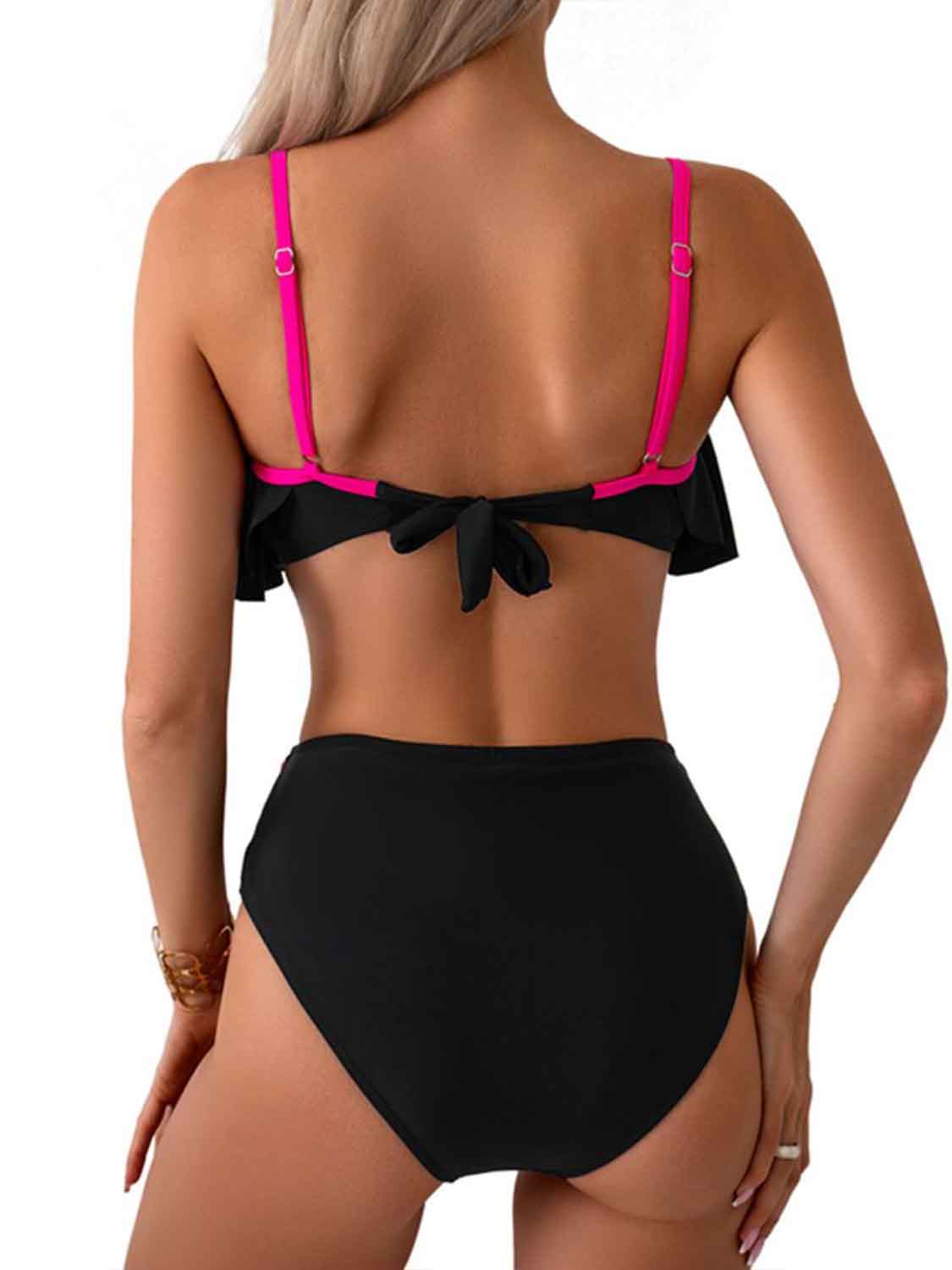 Conjunto de bikini con muescas y tirantes finos