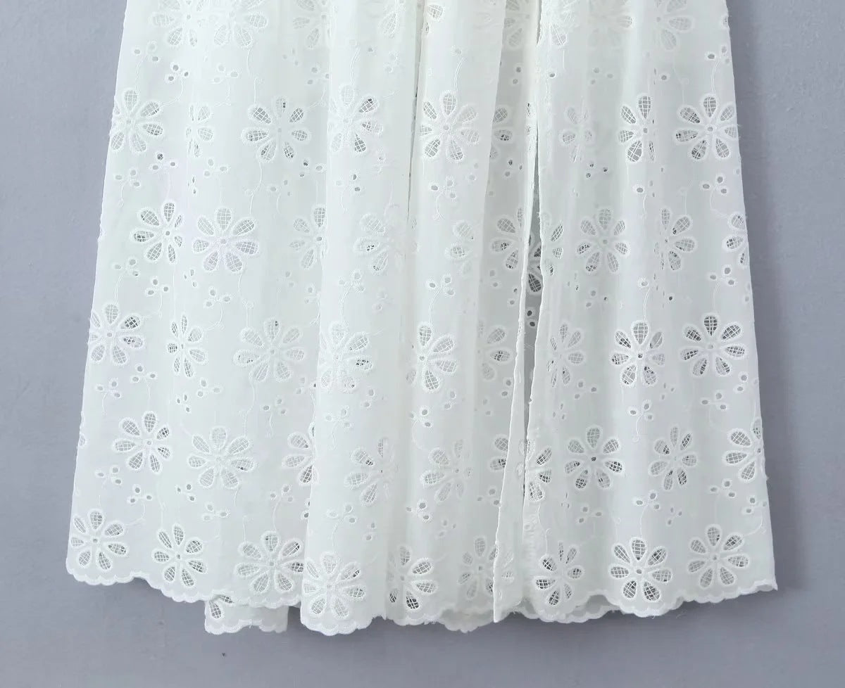 Vestido con tirantes blanco ahuecado para mujer