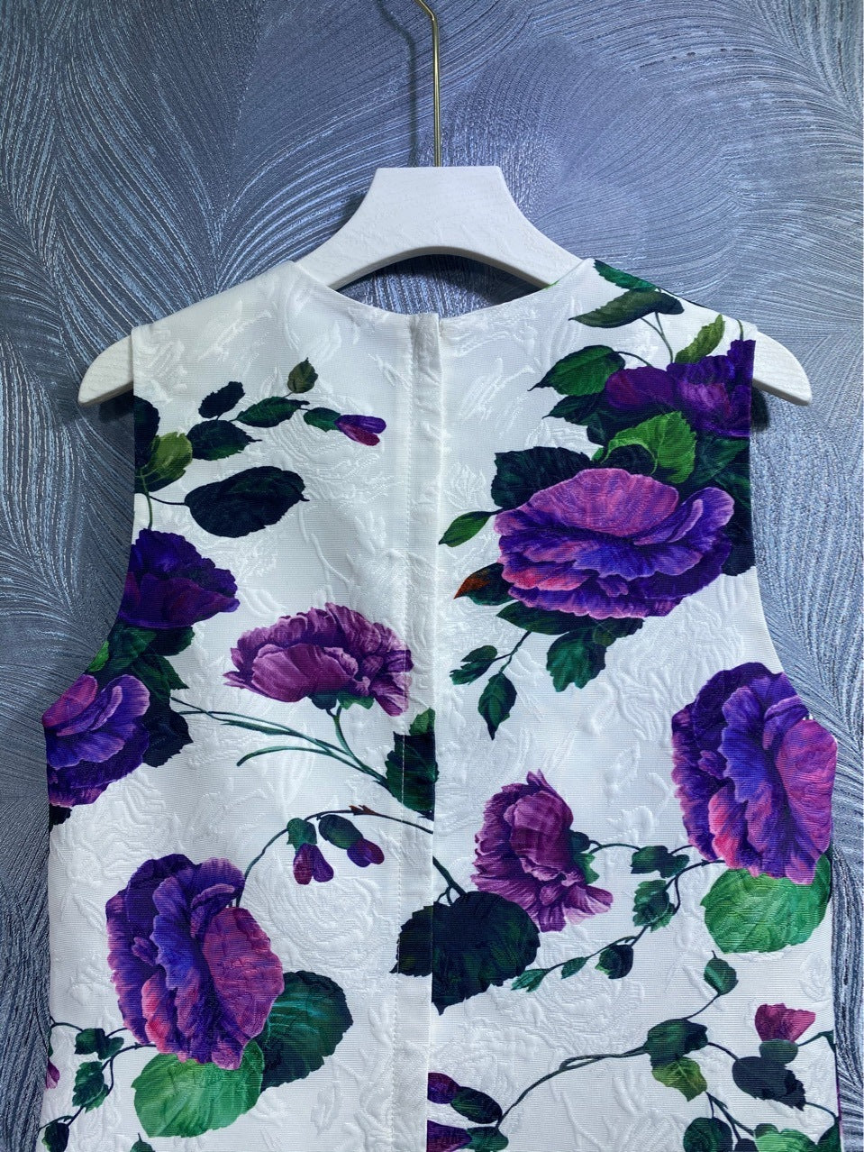 Vestido tipo chaleco estampado con cuello redondo