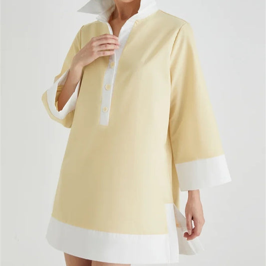Lockeres, bedrucktes Kleid mit Hemdkragen in Kontrastfarbe für Damen