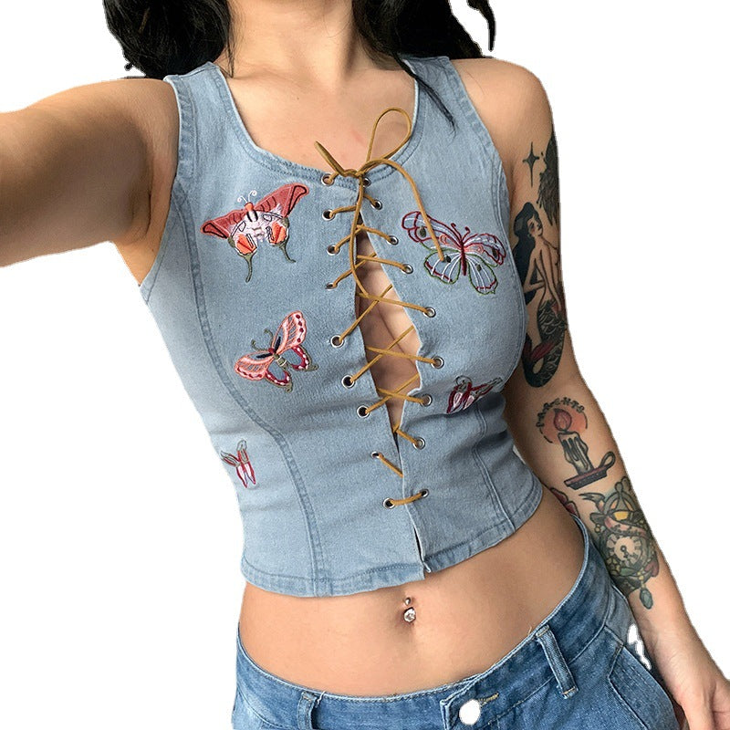 Kurzes Jeans-Tanktop zum Schnüren mit Schmetterlingsstickerei