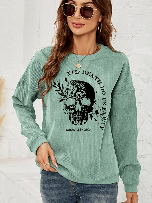 Sweatshirt mit Totenkopf-Grafik und tief angesetzter Schulterpartie