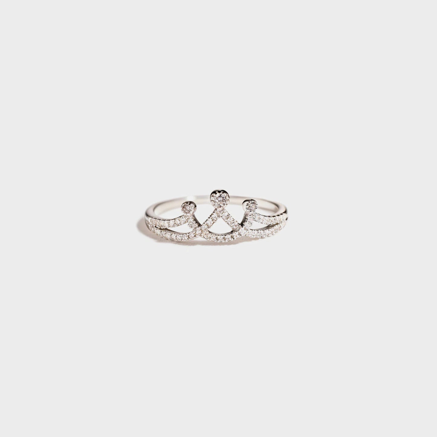 Ring aus 925er-Sterlingsilber in Kronenform mit eingelegtem Zirkon