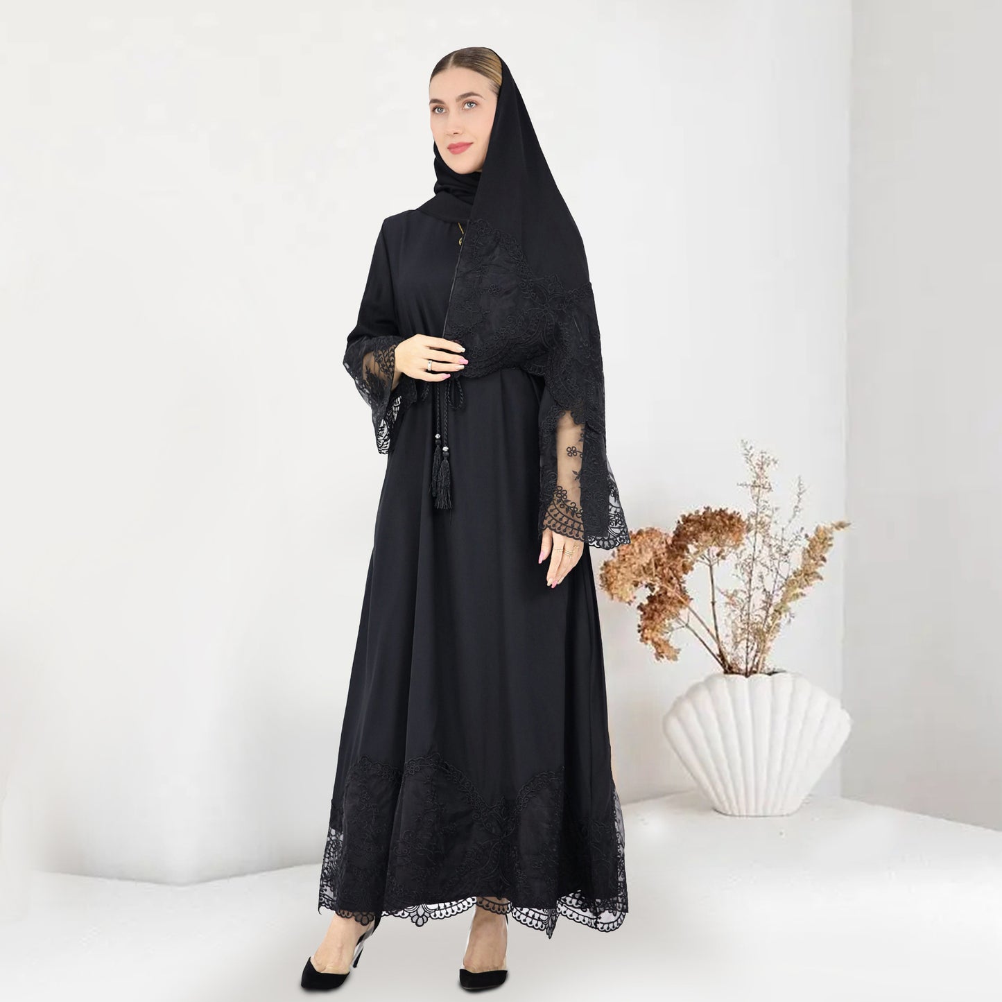 Modisches, anmutiges Stickerei-Kleid für Damen