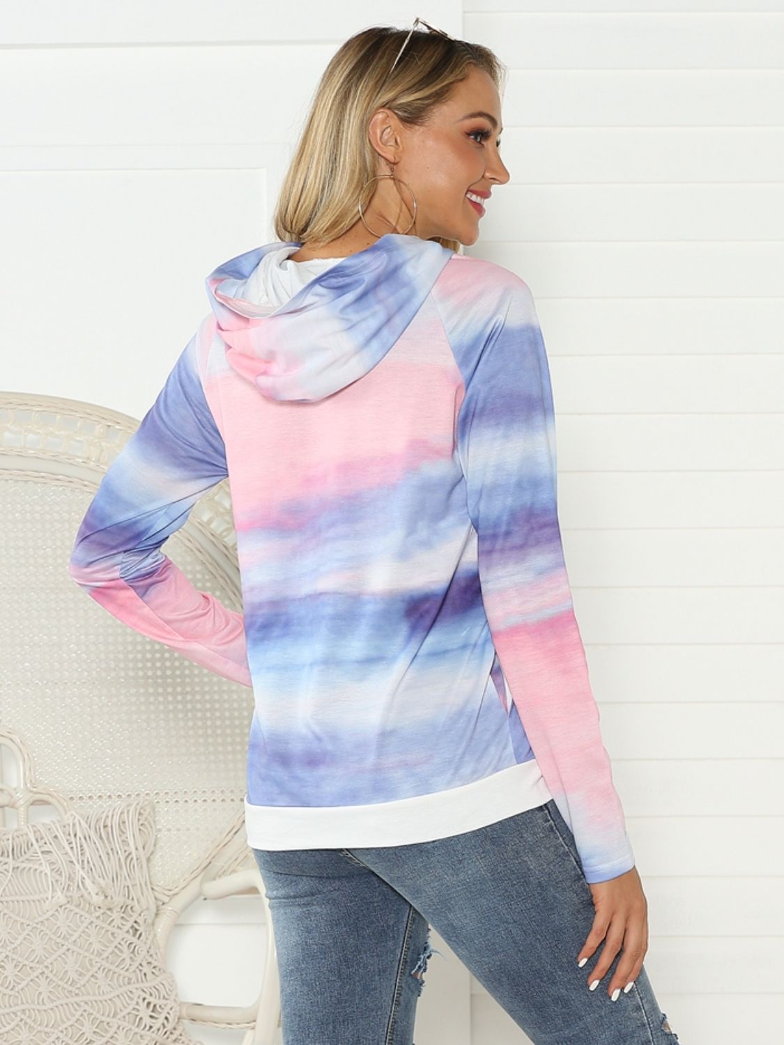 Sudadera con capucha de manga larga con efecto tie-dye de tamaño completo