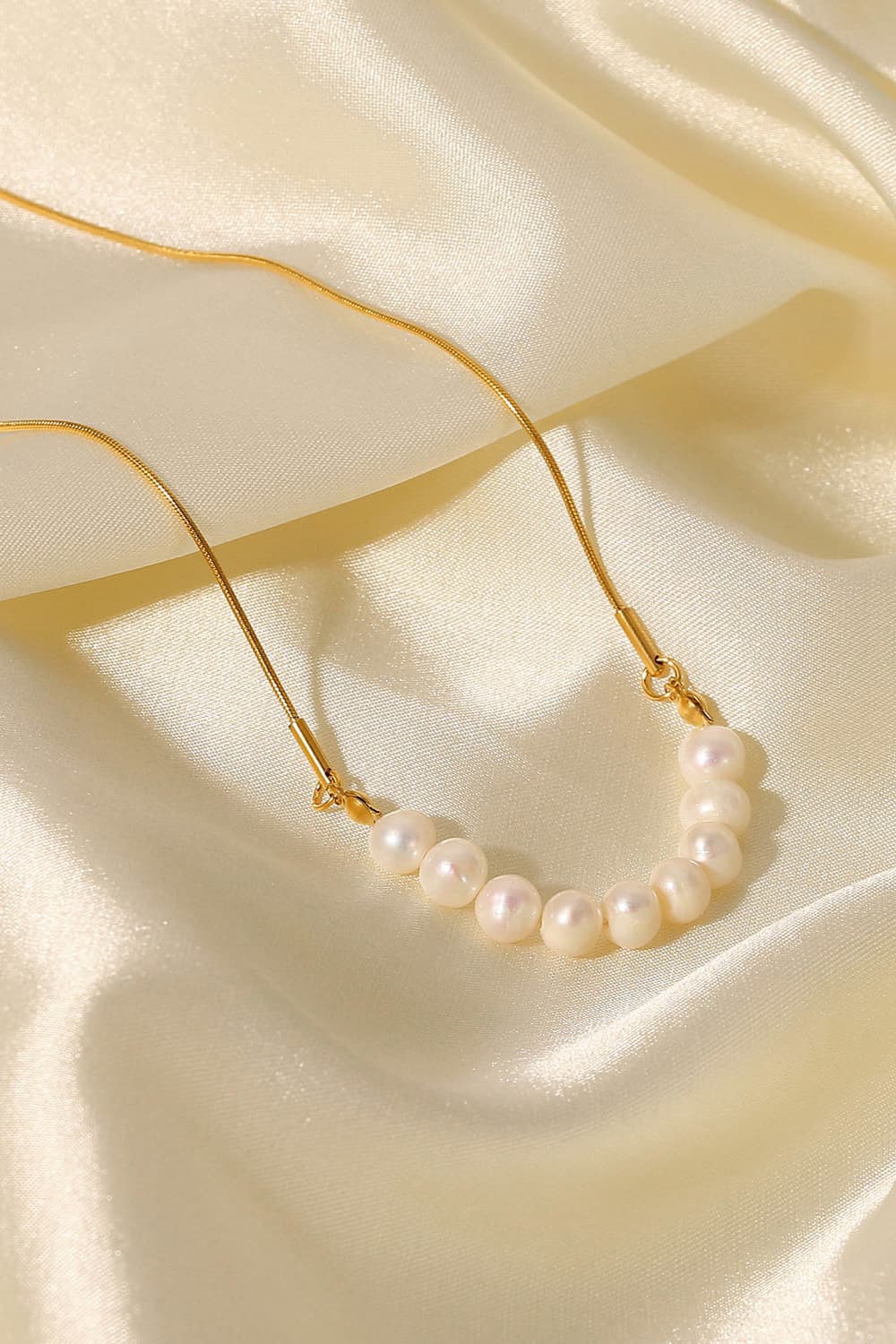 Collar de perlas de agua dulce bañado en oro de 18 quilates