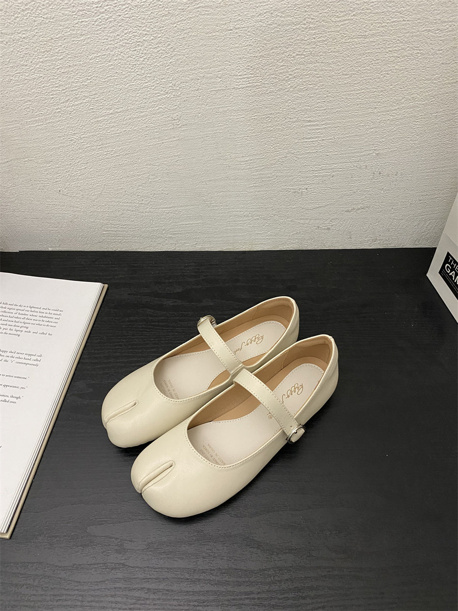 Zapato Mary Jane blanco plano con punta dividida para mujer