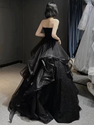 Schwarzes Abendkleid für Frauen im französischen Stil