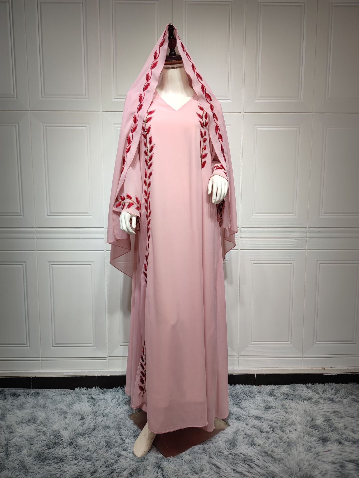 Langes, muslimisches, besticktes Chiffon-Kleid mit Rundhalsausschnitt und Kopftuch