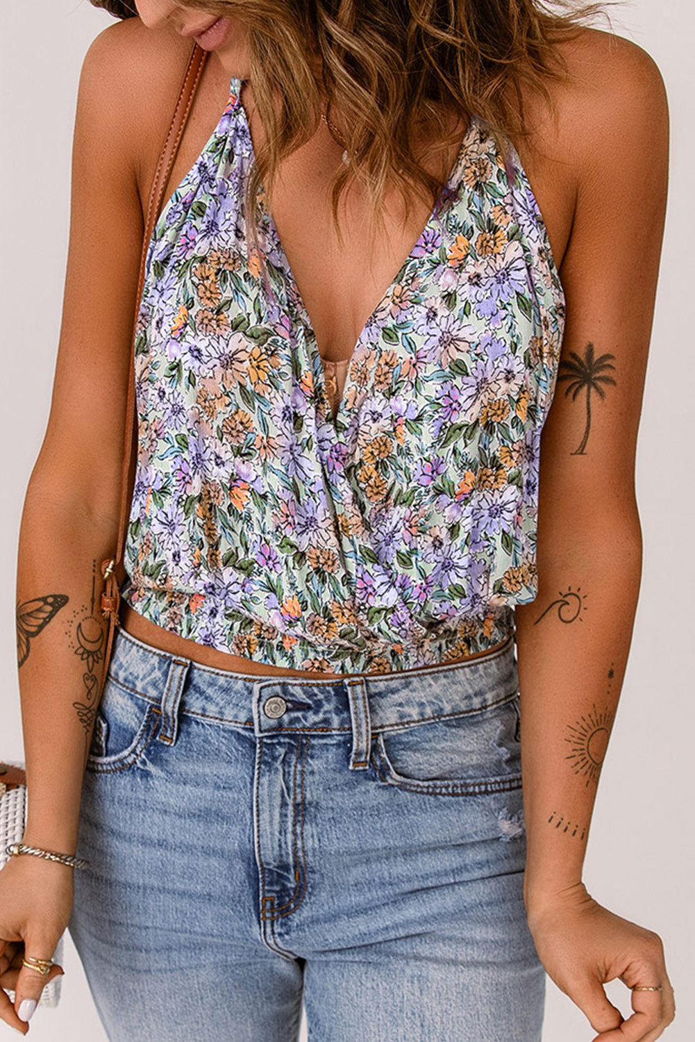 Kurzes Camisole mit Blumenmuster und elastischem Bund